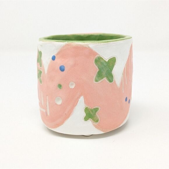 Handmade ceramic "Memphis mug" by Nicole Ginzburg | Quirky & Unique - Picture 4 of 6